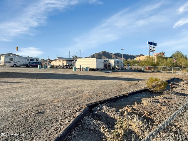 view of yard with a mountain view