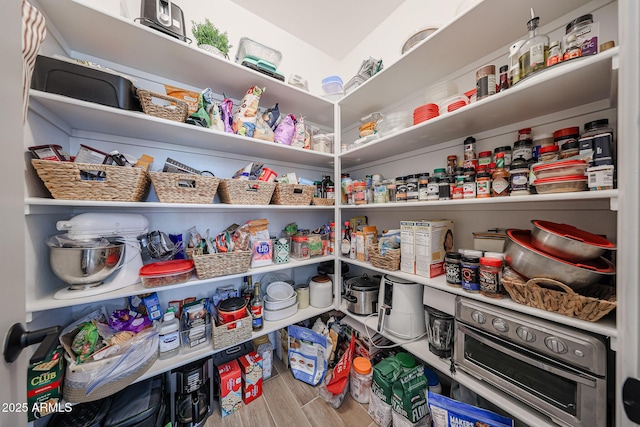 10964 W Garfield St, Avondale, AZ 85323 - view of pantry