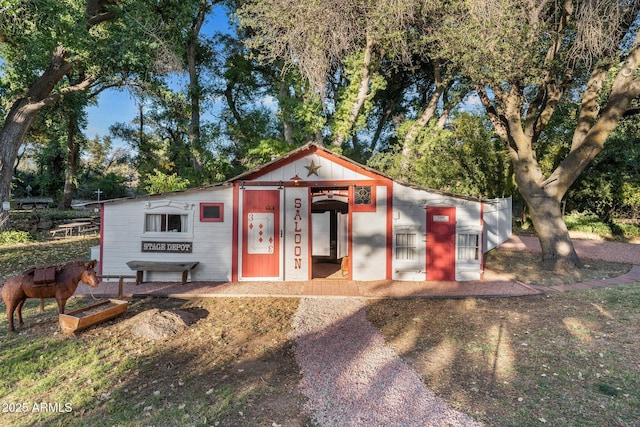 view of outbuilding