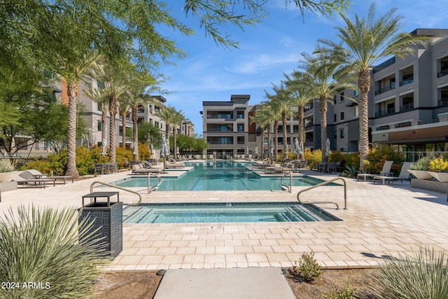 Listing photo 2 for 5250 E Deer Valley Dr Unit 406, Phoenix AZ 85054