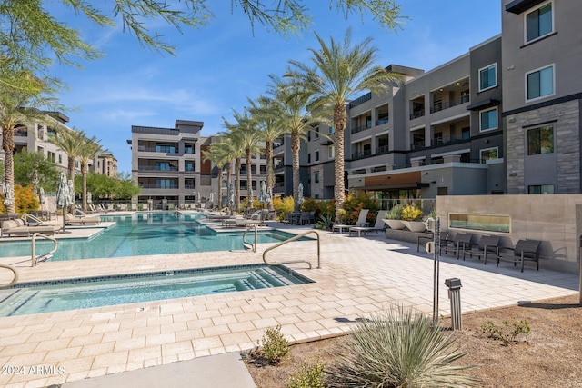 Listing photo 3 for 5250 E Deer Valley Dr Unit 406, Phoenix AZ 85054