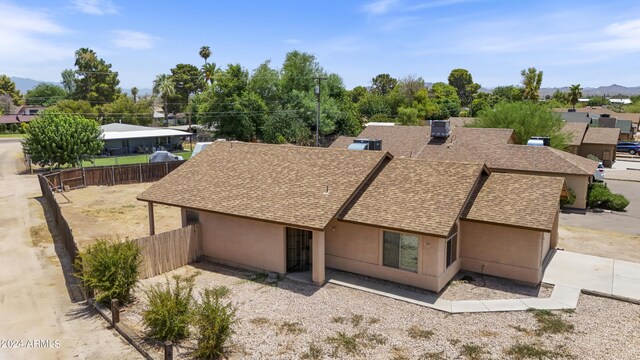 view of front of property featuring a patio