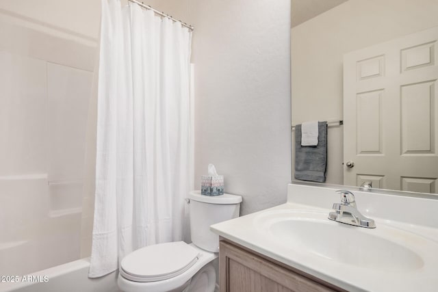 205 N 74th St Unit 110, Mesa, AZ 85207 - full bath featuring vanity and shower / bath combo with shower curtain