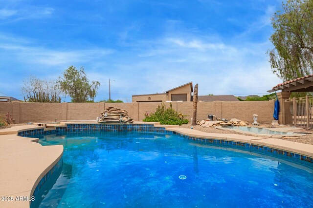 4922 W Fallen Leaf Ln, Glendale, AZ 85310 - view of pool featuring a fenced backyard