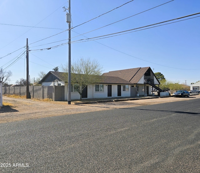 view of front of property