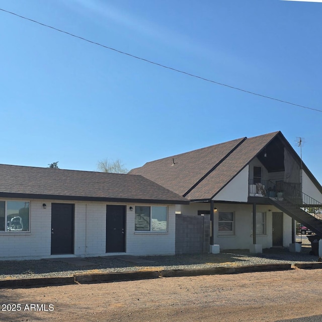 view of front of property