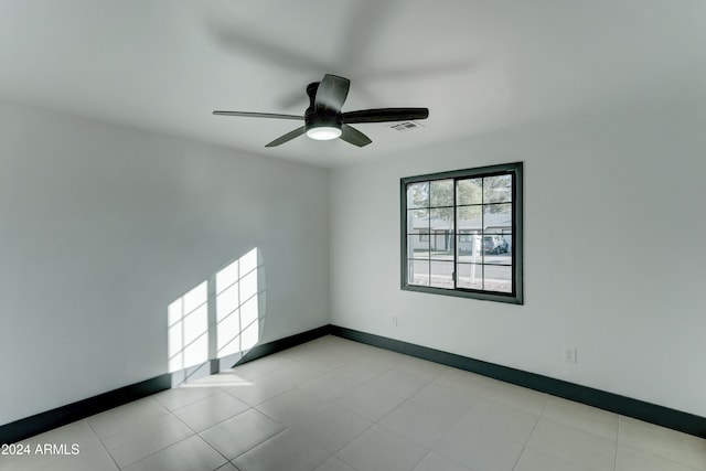 unfurnished room with ceiling fan