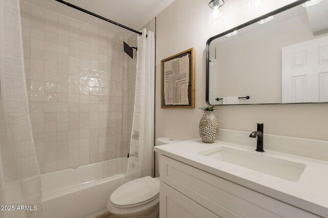 1301 N 44th St, Phoenix, AZ 85008 - full bath with toilet, shower / tub combo with curtain, and vanity
