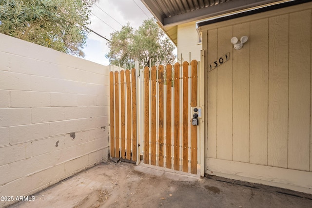 1301 N 44th St, Phoenix, AZ 85008 - view of gate