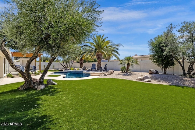 10013 N 106th Pl, Scottsdale, AZ 85258 - view of yard featuring a fenced in pool and a fenced backyard