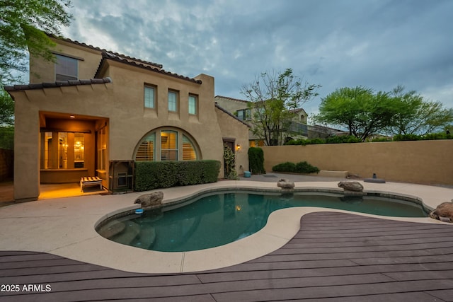 18283 N 93rd St, Scottsdale, AZ 85255 - view of swimming pool featuring a fenced backyard and a patio