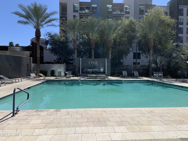 1 E Lexington Ave Unit 410, Phoenix, AZ 85012 - view of community pool