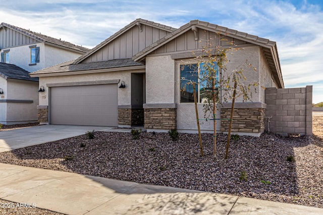 view of front facade with a garage