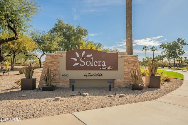 view of community / neighborhood sign