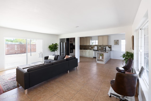 1330 E Monte Vista Rd, Phoenix, AZ 85006 - living room featuring light tile patterned floors