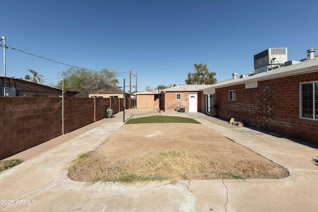 1330 E Monte Vista Rd, Phoenix, AZ 85006 - view of yard with central AC, a patio area, and fence