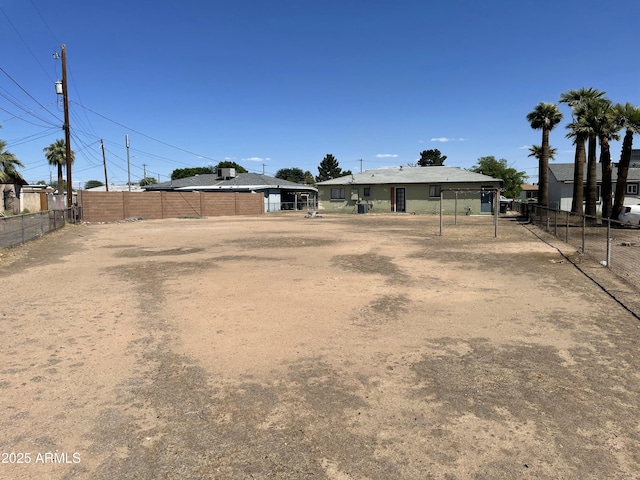 view of front facade with fence