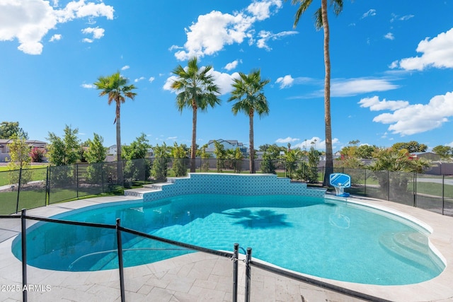 view of swimming pool