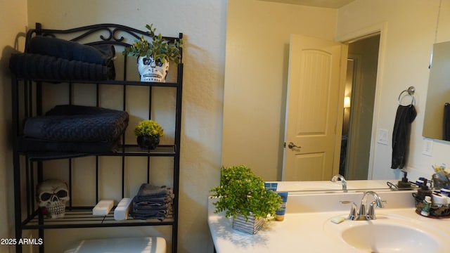 1309 W Park St, Phoenix, AZ 85041 - bathroom featuring vanity