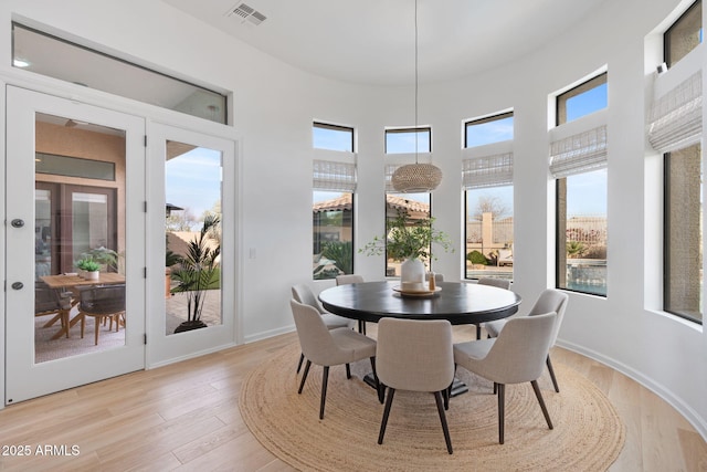 sunroom with a healthy amount of sunlight