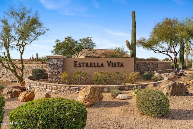 view of community / neighborhood sign