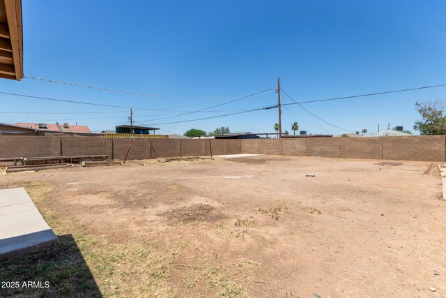 2562 E Wier Ave, Phoenix, AZ 85040 - view of fenced backyard