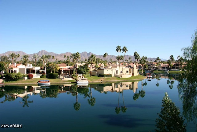 water view with a mountain view