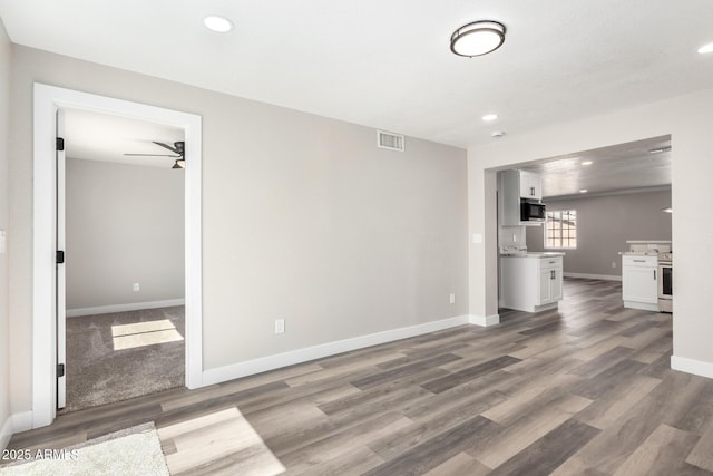 3249 E Nisbet Rd, Phoenix, AZ 85032 - unfurnished living room featuring recessed lighting, visible vents, baseboards, and a ceiling fan