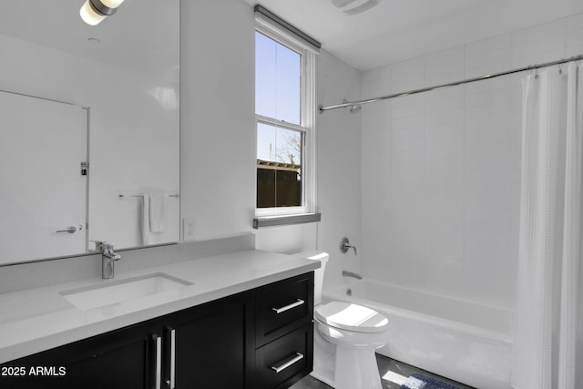 802 S 5th Ave, Tucson, AZ 85701 - bathroom featuring shower / bath combo, vanity, and toilet