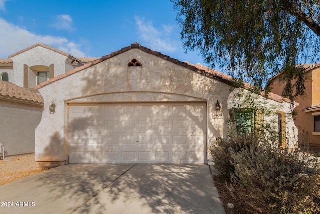 view of mediterranean / spanish-style house