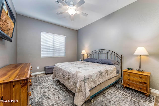 bedroom featuring ceiling fan