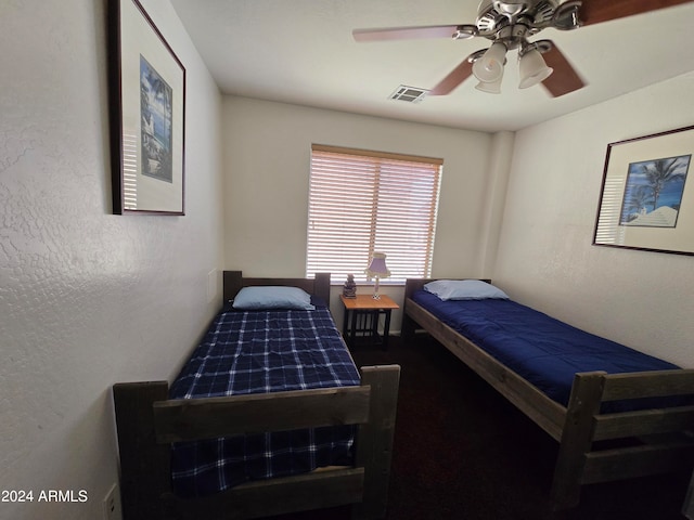 bedroom with ceiling fan