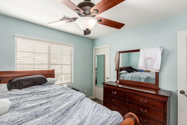 bedroom with ceiling fan