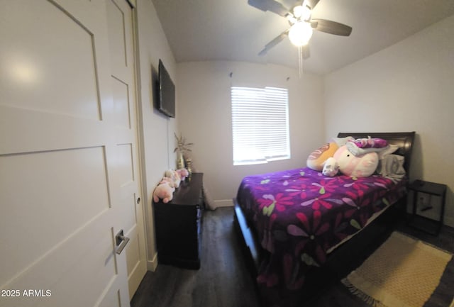 552 Allerton Way, Chino Valley, AZ 86323 - bedroom featuring wood finished floors, ceiling fan, and lofted ceiling