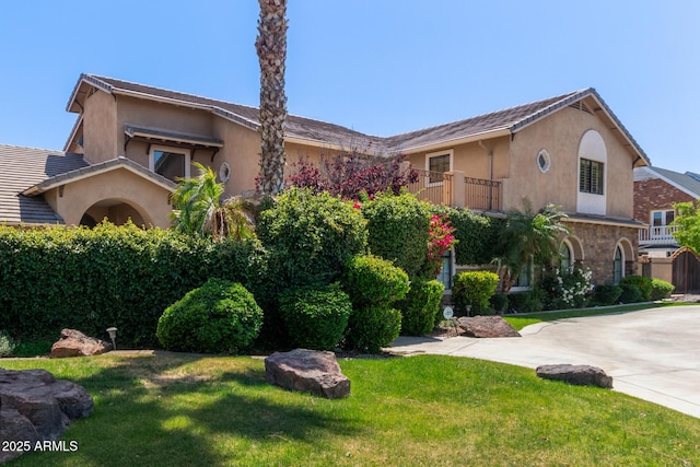 3203 E Ellis St, Mesa, AZ 85213 - view of front of home featuring stucco siding and a front lawn
