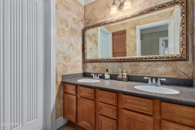 3203 E Ellis St, Mesa, AZ 85213 - full bath with a sink and double vanity