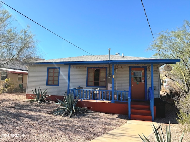 view of front of home with covered porch