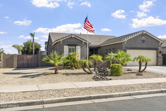 view of front facade featuring a garage