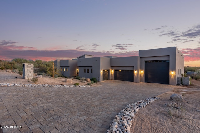 view of front facade with a garage