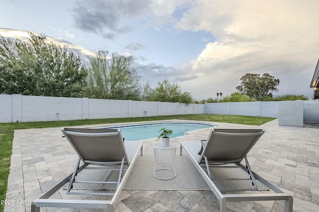 11942 N 95th St, Scottsdale, AZ 85260 - view of pool featuring a fenced backyard, a lawn, and a patio area