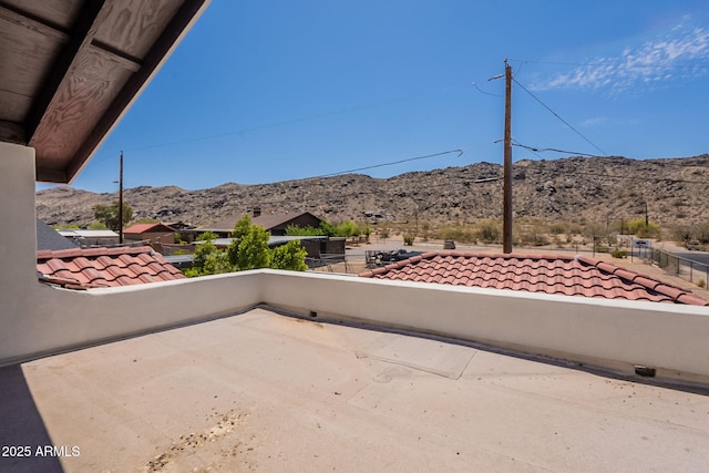 2701 E Caldwell St, Phoenix, AZ 85042 - view of patio / terrace with a mountain view and a balcony