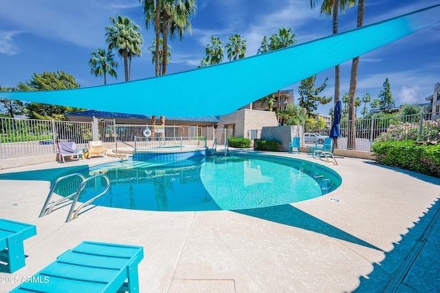5102 N 31st Pl Unit 432, Phoenix, AZ 85016 - pool featuring a patio and fence