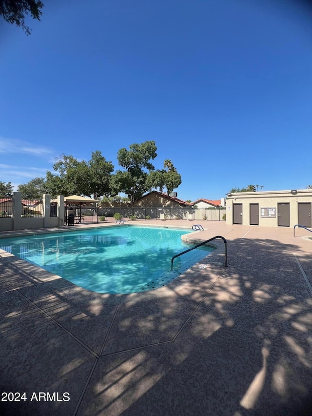 2154 E Forge Ave, Mesa, AZ 85204 - community pool with a patio