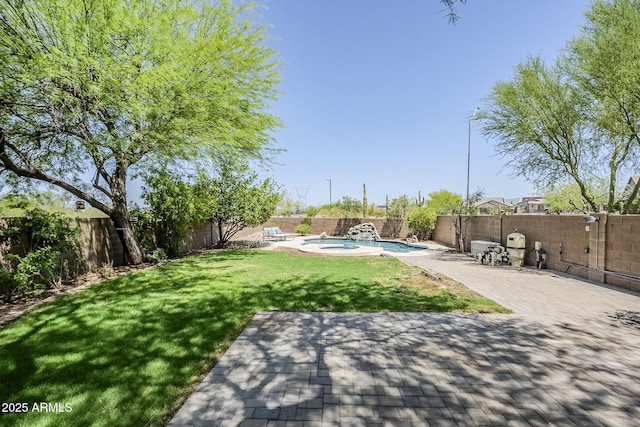 31259 N 42nd Pl, Cave Creek, AZ 85331 - fenced backyard with a jacuzzi and a patio