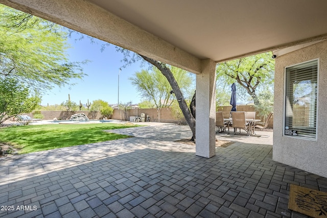 31259 N 42nd Pl, Cave Creek, AZ 85331 - fenced backyard with a patio area, outdoor dining space, and a swimming pool