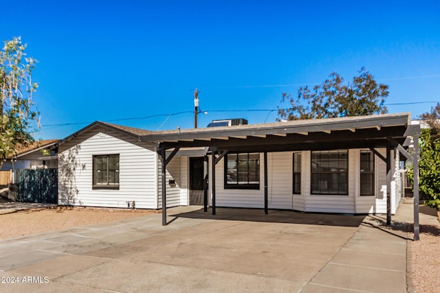 1818 E Monterey Way, Phoenix, AZ 85016 - view of front facade with an attached carport and concrete driveway