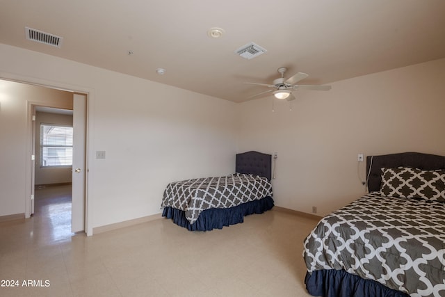 bedroom with ceiling fan