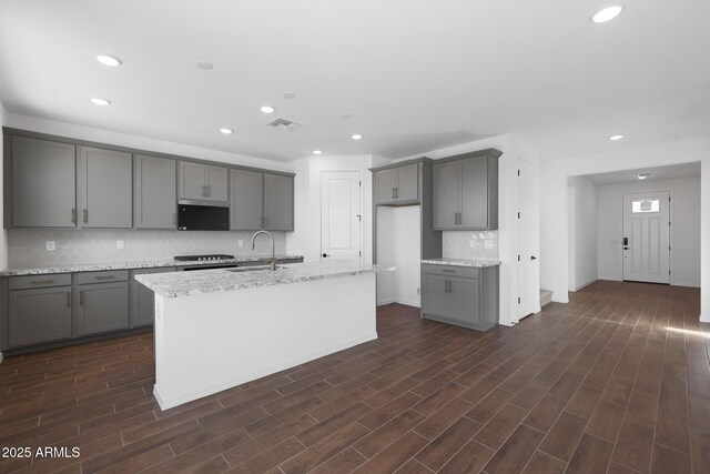 4106 W Eli Dr, San Tan Valley, AZ 85144 - kitchen featuring a sink, gray cabinetry, and dark wood-style flooring