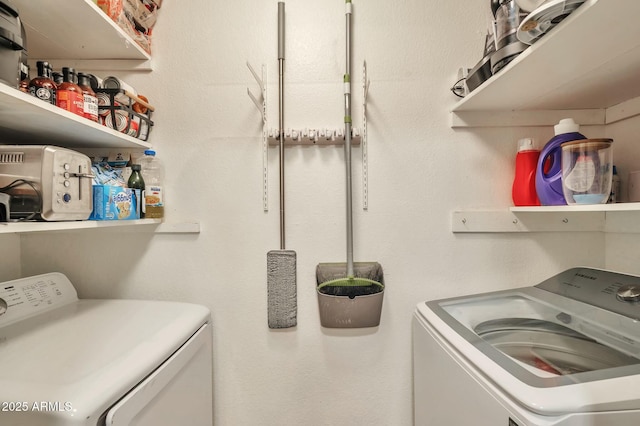 623 W Guadalupe Rd Unit 213, Mesa, AZ 85210 - washroom featuring washing machine and clothes dryer, a toaster, and laundry area
