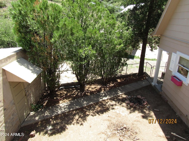 60 Wood Cyn, Bisbee, AZ 85603 - view of yard with fence
